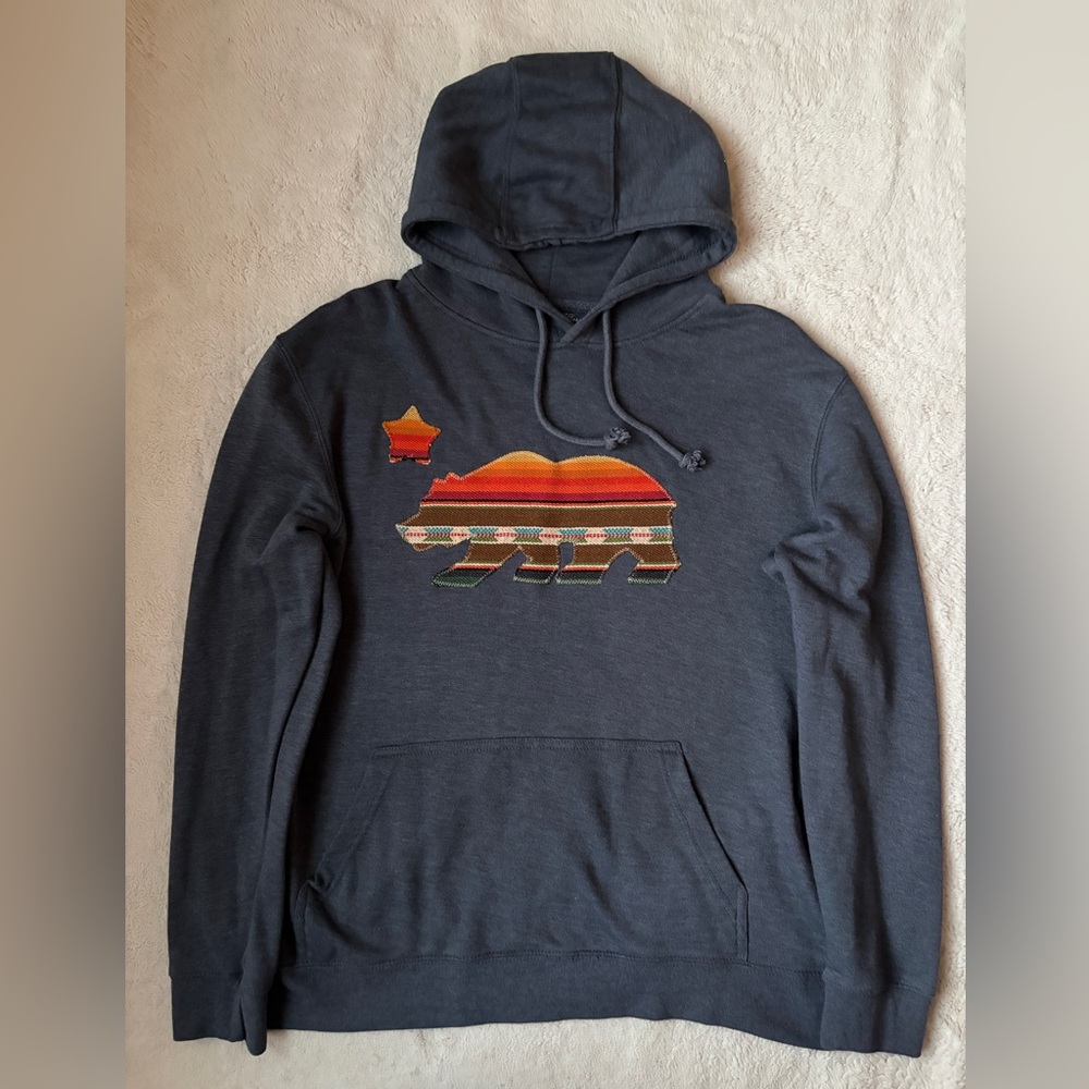 ADKTD LIFE The California Brand Gray Hoodie with Aztec Bear Design Men Large